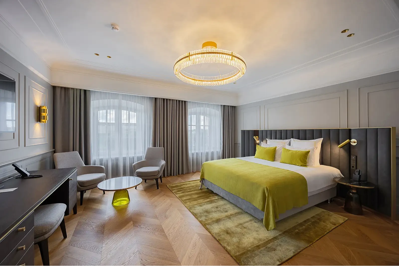 Люкс с видом на Кремль или парк Люкс с видом на Кремль или парк