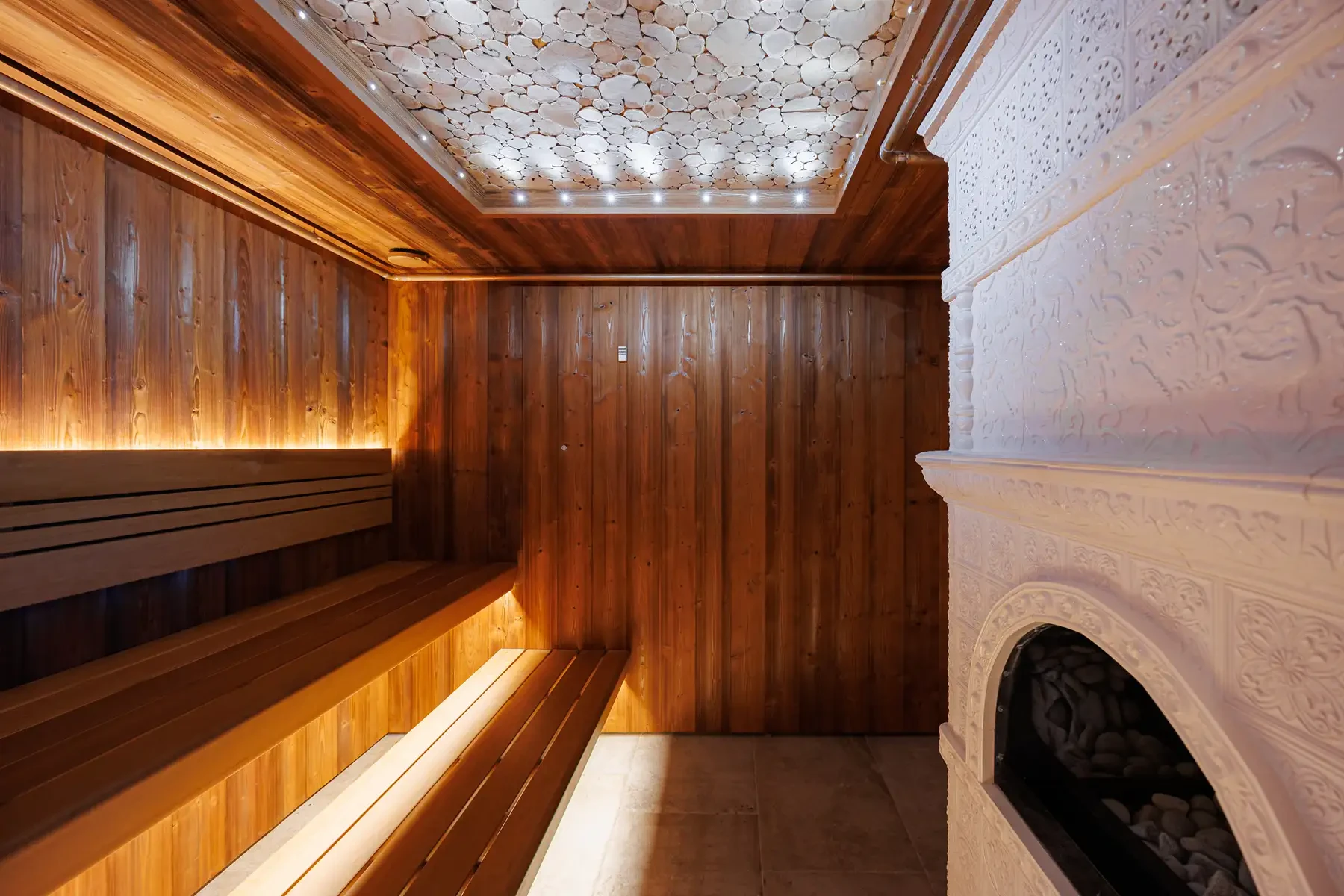 Русская парная с можжевельником