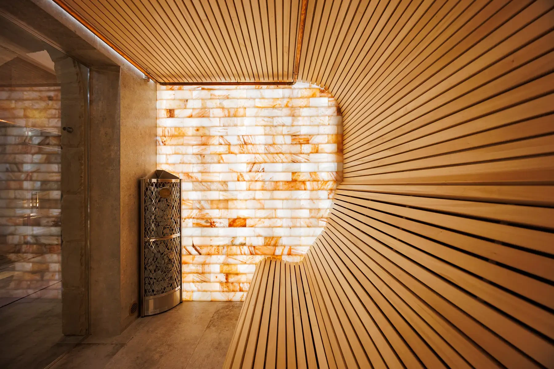 Баня с гималайской солью