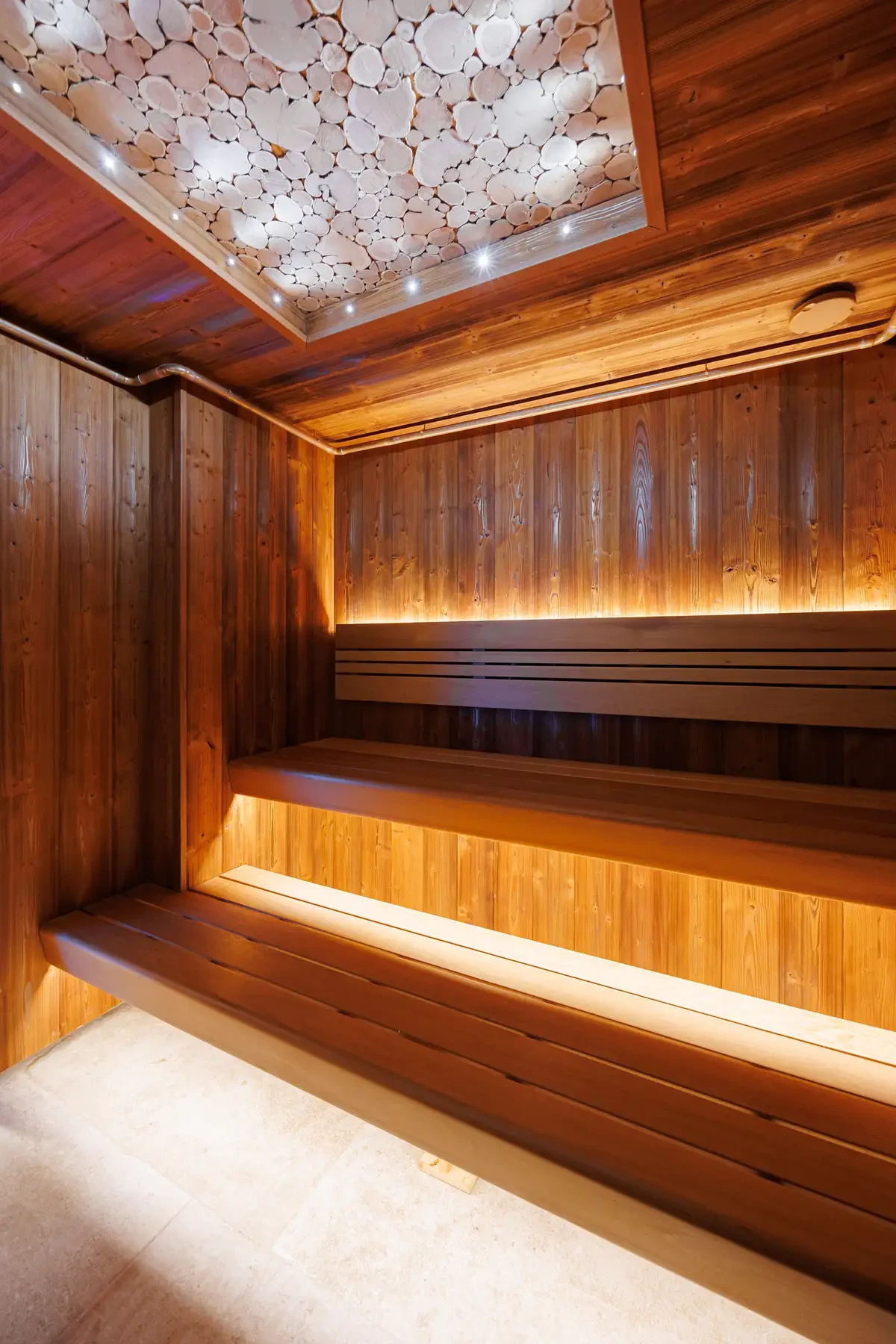 Русская парная с можжевельником